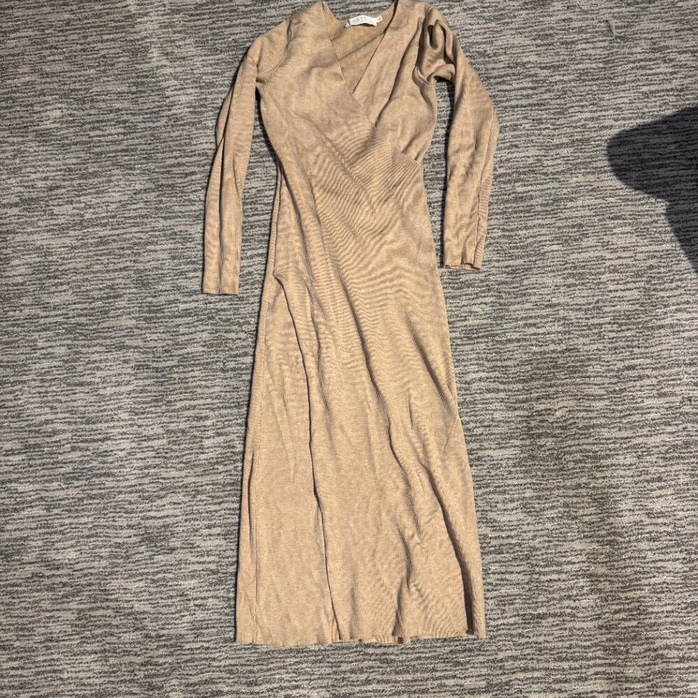 ASTR The Label - Picture 2 of 5
